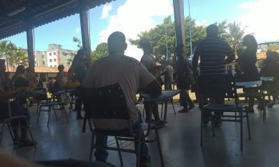 Escola Municipal do Loteamento Santa Júlia, em Itinga, no primeiro dia de inscrições. Foto: Fonte Anônima